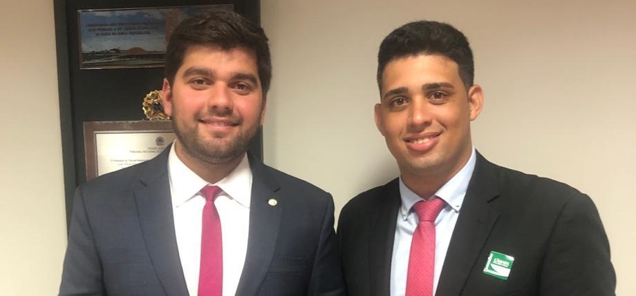 Vereador Jhonatan de Nicinha se reúne com deputado Marreca Filho e solicita melhorias para Olinda Nova