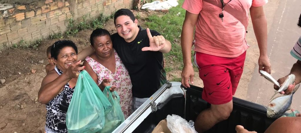 Lelé Arouche lidera entrega de três toneladas de peixes durante a semana santa em São Vicente Ferrer