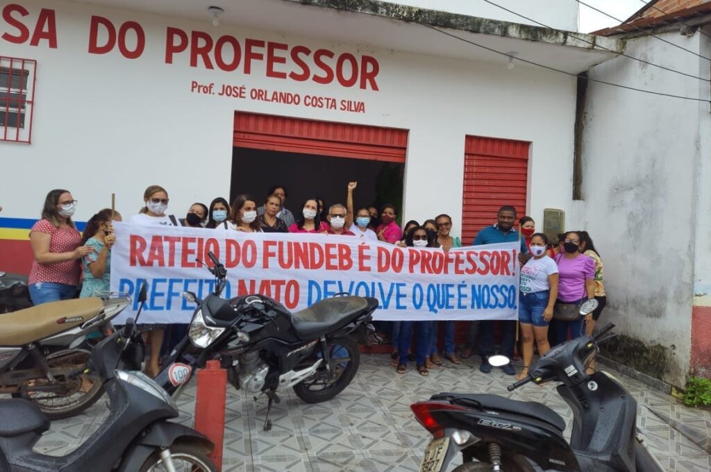 Após pressão da categoria, prefeito de Vitória do Mearim deposita gratificações aos professores efetivos e contratados