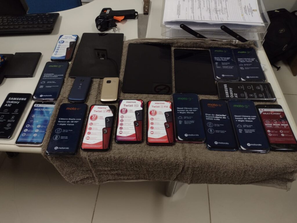 Em Vitória do Mearim, jovem de 18 anos é preso após assaltar loja com pistola de cola quente e levar 17 celulares e três tablets