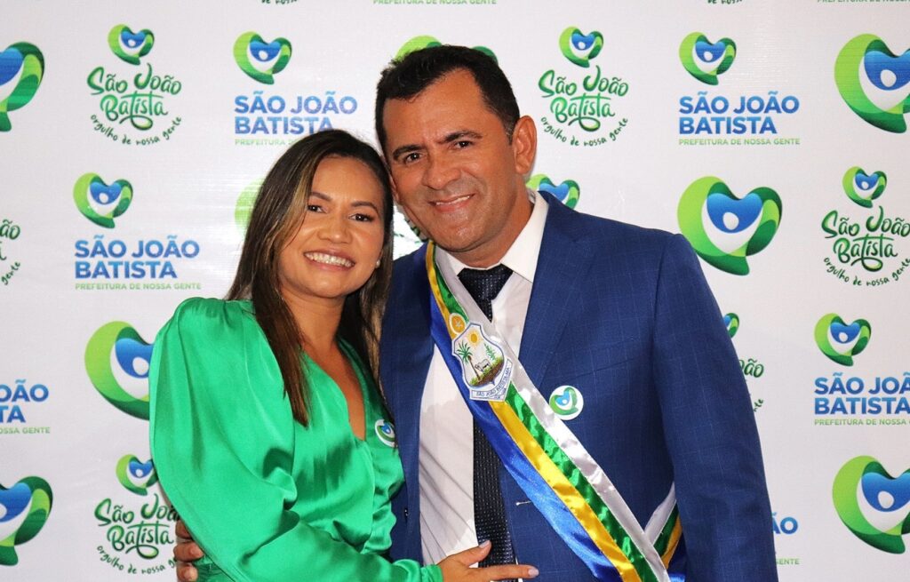 Justiça nega pedido da promotora para exonerar primeira-dama e manda prefeito de São João Batista entregar lista de funcionários