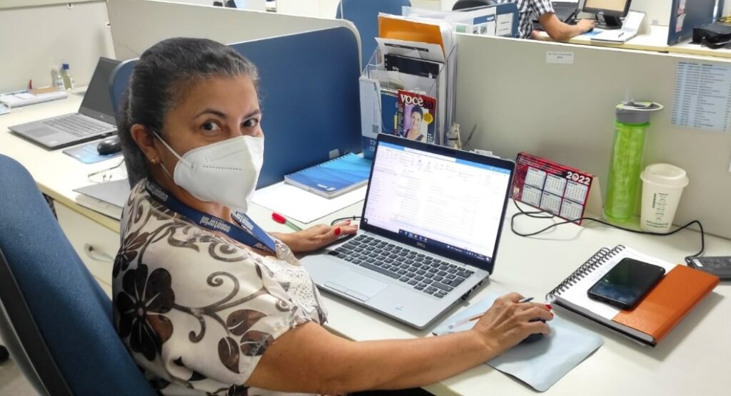 Conheça a história da baixadeira Alinez Martins, engenheira eletricista que atua há 40 anos na Equatorial Maranhão