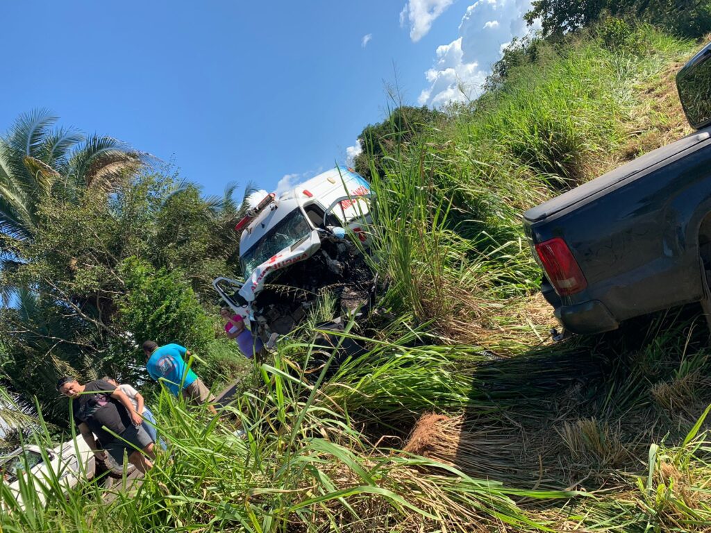 Empresário da cidade de Viana conduzia caminhonete que colidiu com ambulância e deixou uma pessoa morta na BR-222