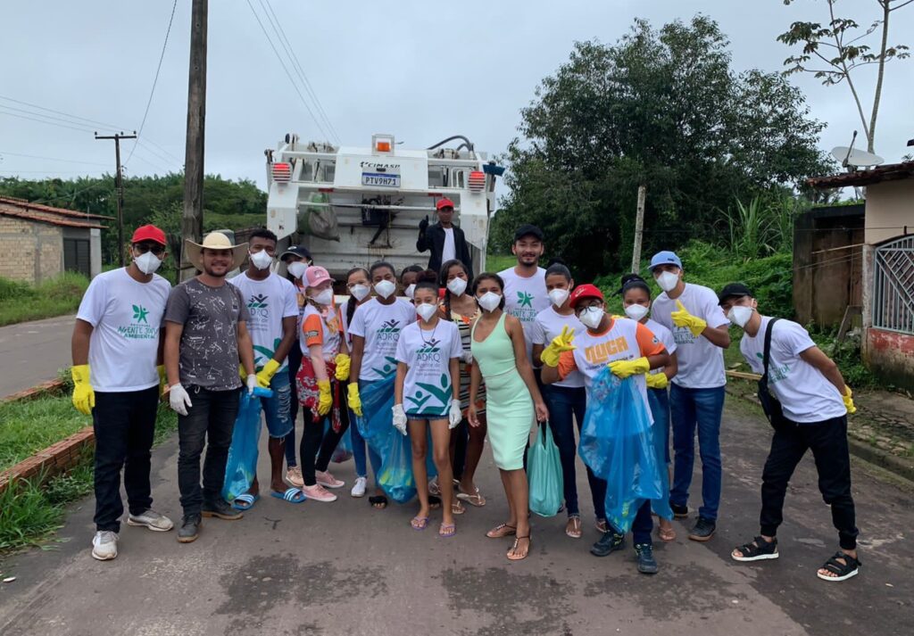 Ação Limpa Pedroca realiza coleta de lixo pelas ruas da cidade e leva consciência aos moradores de Pedro do Rosário