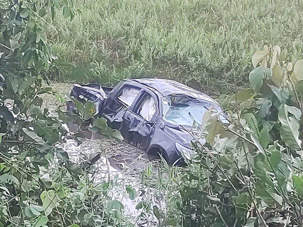 Funcionário da Secretaria das Cidades capota na MA-014, em São Vicente Ferrer