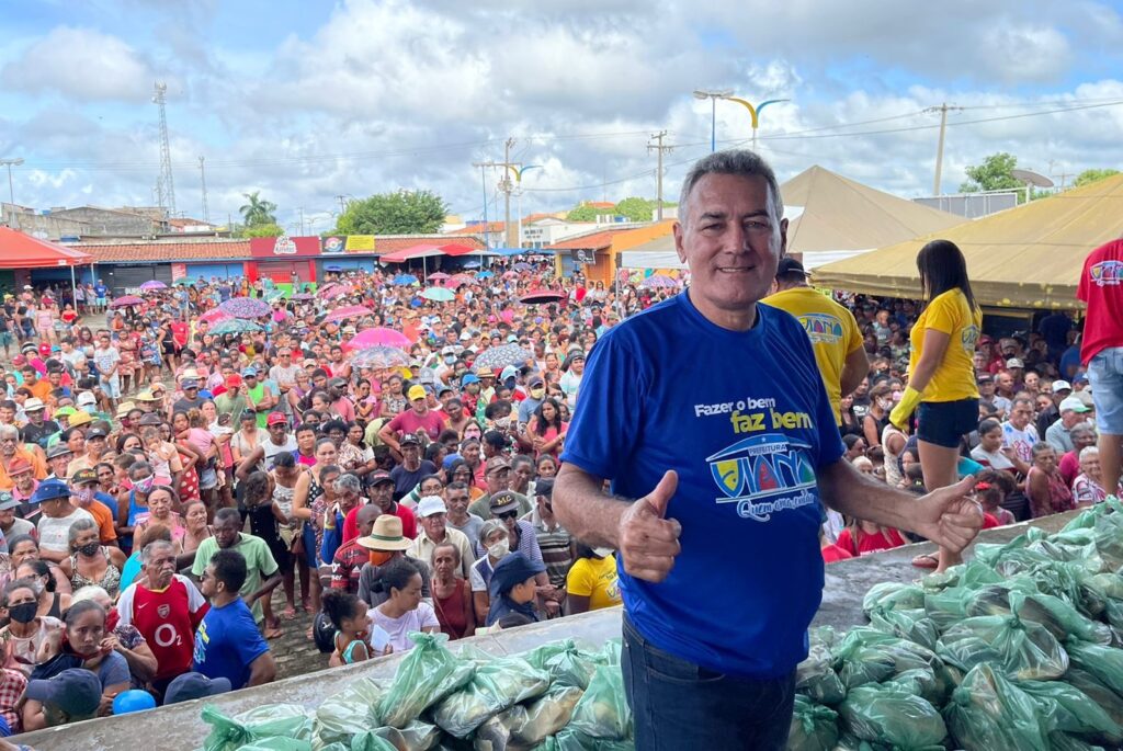 Em Viana, prefeito Carrinho Cidreira entrega a maior quantidade de peixes da história da cidade