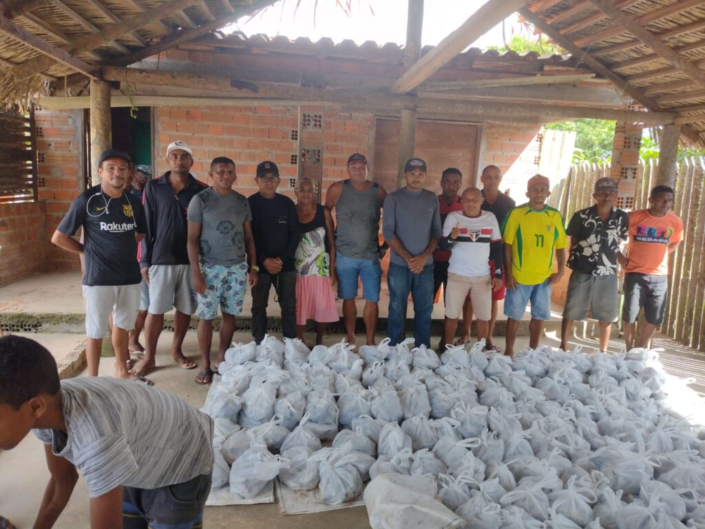 João Bispo Serejo lidera entrega de 3,5 toneladas de peixes aos moradores de Cajapió