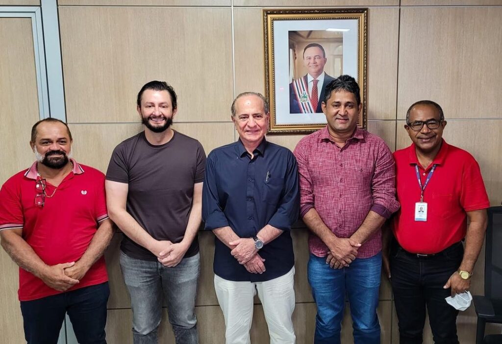 Prefeito, lideranças e o deputado Leonardo Sá se reúnem com o titular da Sinfra e anunciam investimentos na infraestrutura de Pedro do Rosário