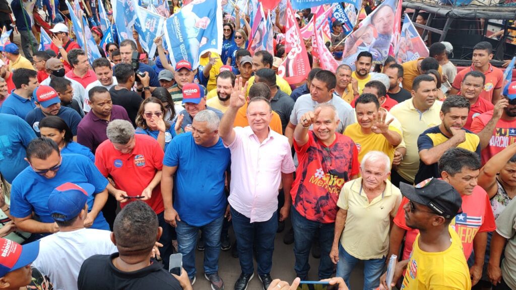 Júlio Mendonça 65 777 faz bonito em caminhada de Brandão e Dino em Viana