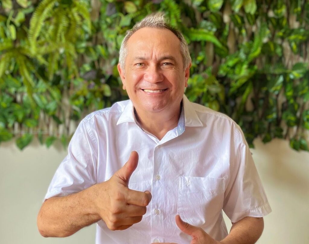 Dino Penha anuncia pagamento de professores efetivos da cidade de São Bento com 20% de reajuste