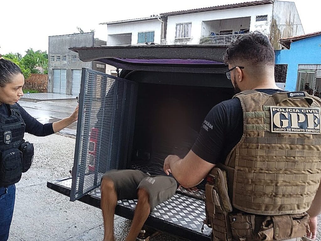 Em Arari, homem é preso após furar parede, furtar peças íntimas e importunar sexualmente a vizinha