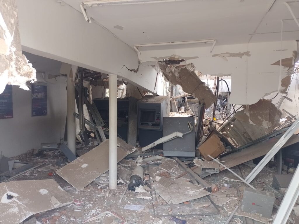 Delegado diz que bandidos não conseguiram levar dinheiro de banco e divulga novas informações sobre explosões em São Vicente Ferrer