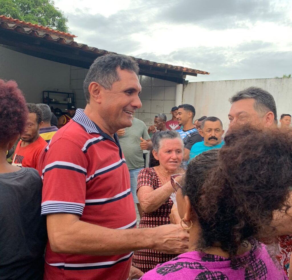 Costinha faz distribuição de seis toneladas de peixes e 400 cestas básicas em Olinda Nova do Maranhão