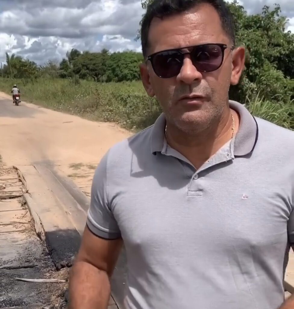 Após ponte de madeira ceder e ser incendiada, prefeito de São João Batista coloca culpa na oposição