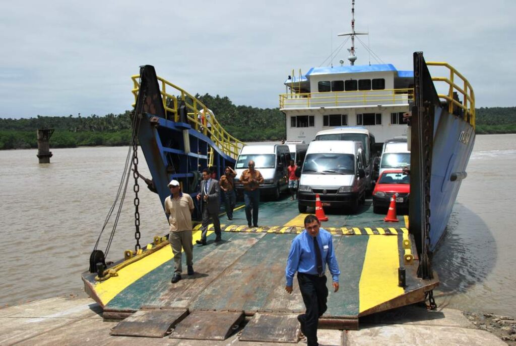 Após críticas de secretários da Baixada Maranhense, deputada denuncia limite de apenas duas ambulâncias por ferryboat