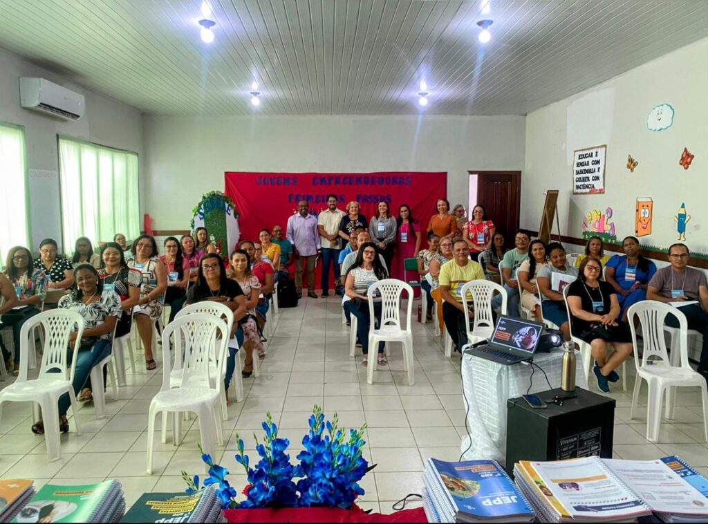 Prefeitura e Sebrae implantam projeto para jovens empreendedores em escolas públicas de Olinda Nova do Maranhão