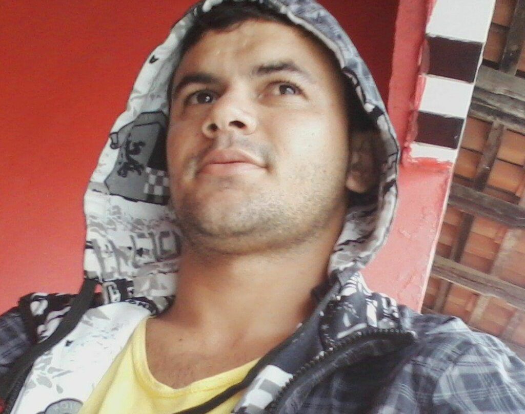 Jovem morre após ser atingido por descarga elétrica no centro de São João Batista