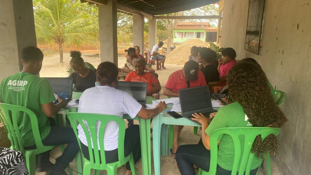 Em parceria com Agerp, presidente do STTR entrega mais de 70 cadastros aos agricultores de Olinda Nova do Maranhão