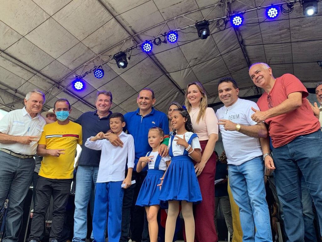 Ao lado de multidão, Florimar Bastos lança pré-candidatura a prefeito de Matinha
