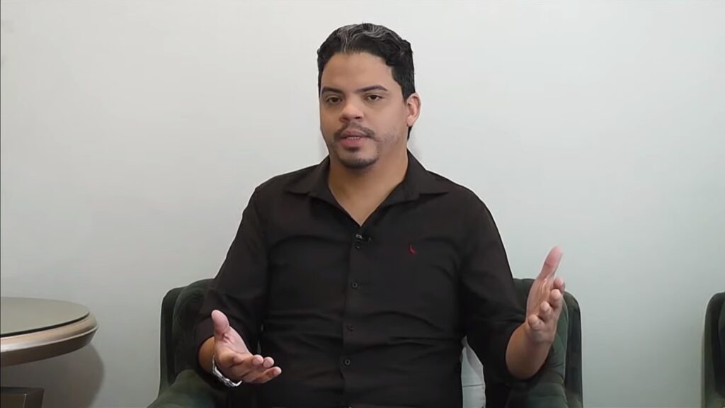 A pedido do Ministério Público, Justiça manda prefeito iniciar aulas em cinco dias em todas as escolas de Pinheiro