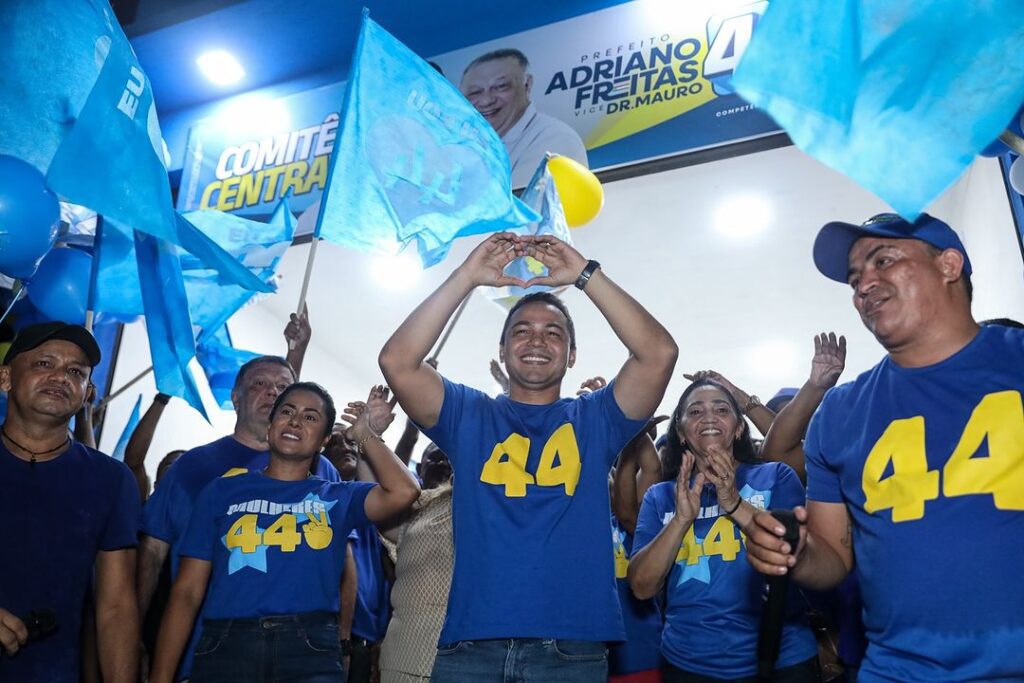 Adriano Freitas arrasta multidão durante caminhada e inauguração do Comitê do 44 em São Vicente Ferrer