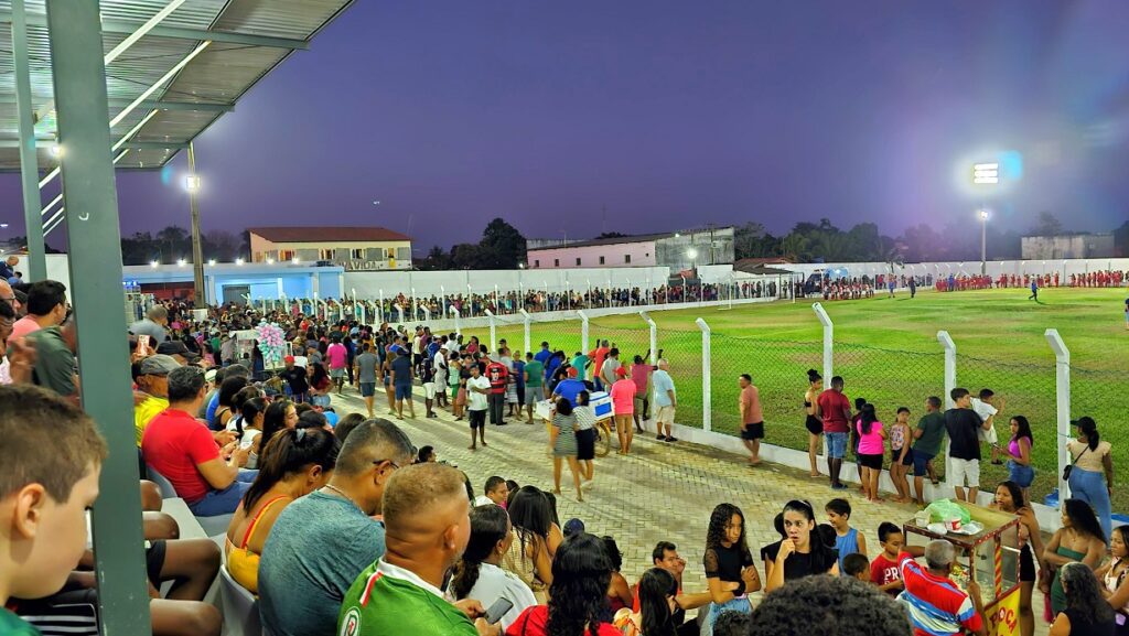 Reconstruído pela gestão Dino Penha, estádio municipal de São Bento se torna um dos mais modernos da Baixada Maranhense
