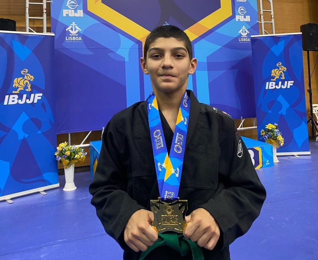 Adolescente de cidade da Baixada Maranhense leva ouro em campeonato de Jiu-Jitsu disputado na Europa