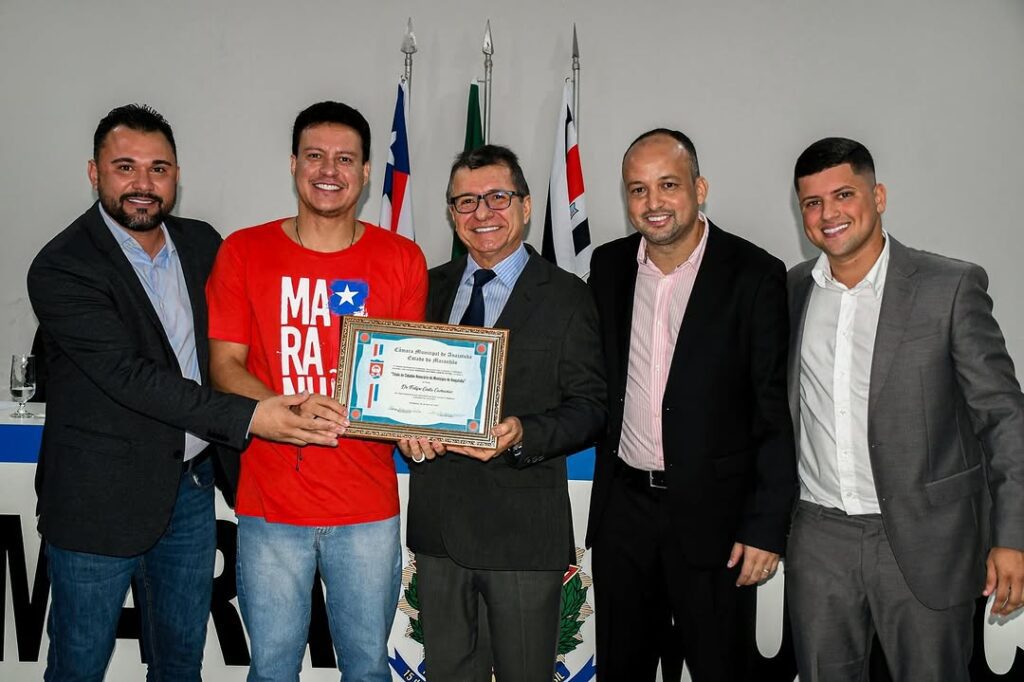 Felipe Camarão avança na Baixada Maranhense e é homenageado pelos vereadores de Anajatuba com título de cidadão