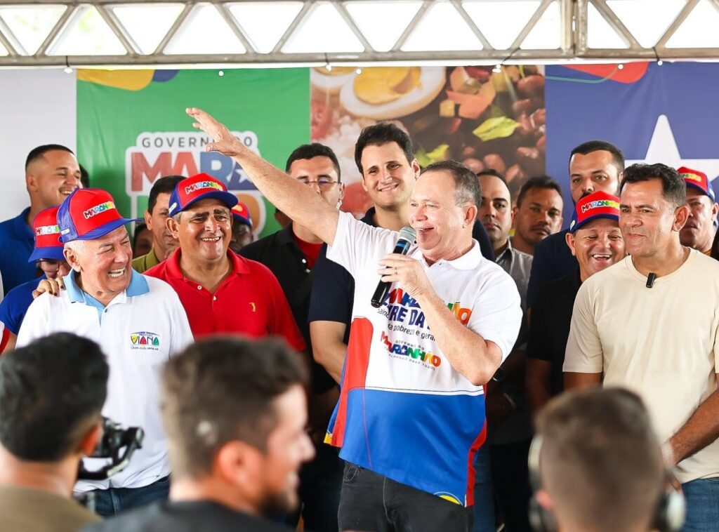 Brandão entrega quase 2 mil cartões do programa ‘Maranhão Livre da Fome’ e anuncia pacotes de obras para Viana e São João Batista
