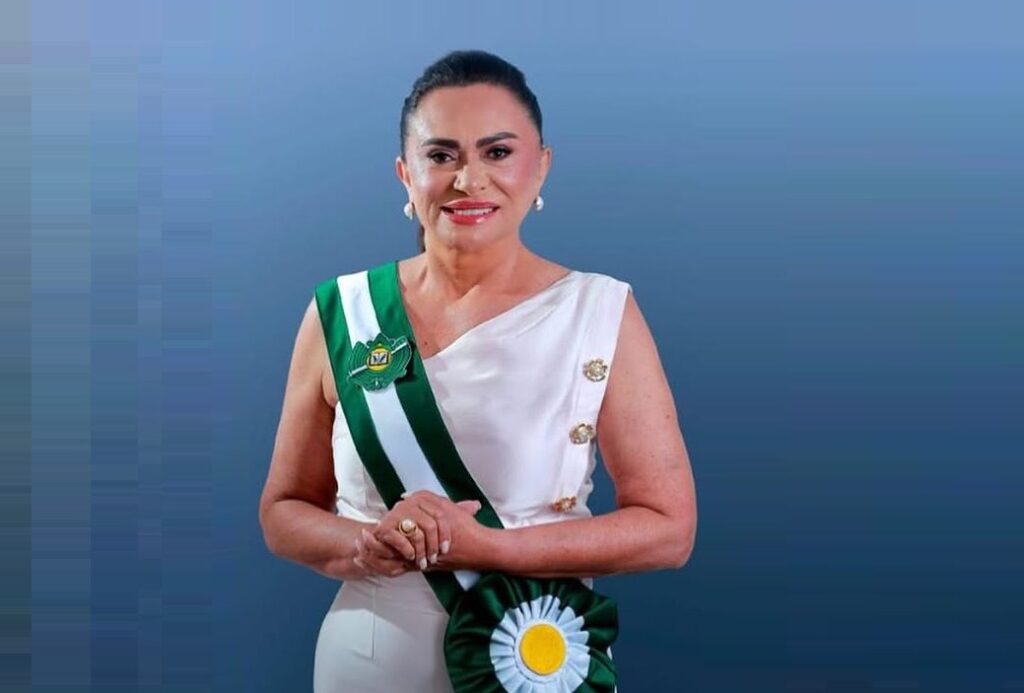 Prefeita Simplesmente Maria antecipa 13º salário e garante valorização histórica aos servidores de Arari