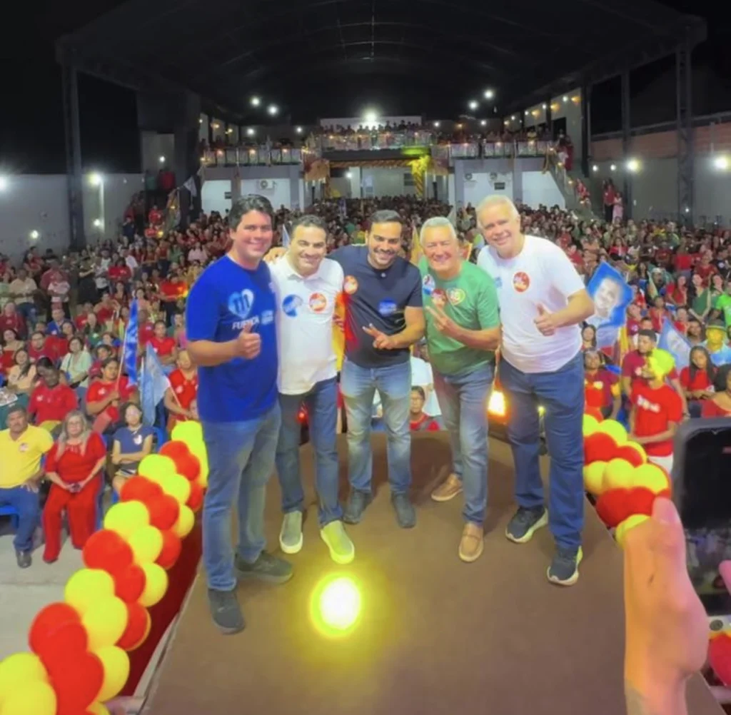 Júlio Mendonça lança candidatura à reeleição com grande ato em Viana