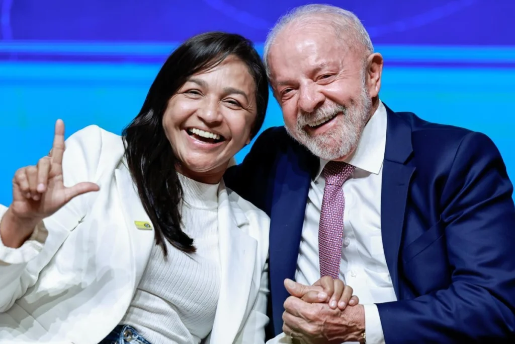 Duas pesquisas divulgadas nas últimas 24 horas apontam reeleição de Eliziane Gama para o Senado Federal