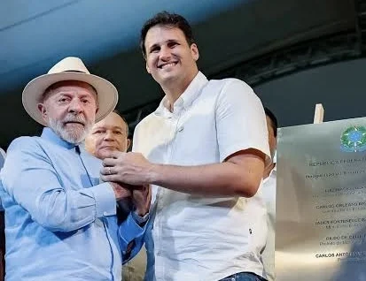 Orleans 15 vence debate, enquadra adversários e confirma ser o único candidato lulista no Maranhão