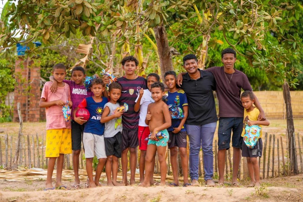 Solidariedade em ação: Wendson Diniz e sócios distribuem mais de 800 brinquedos no Dia das Crianças em São Vicente Ferrer e região